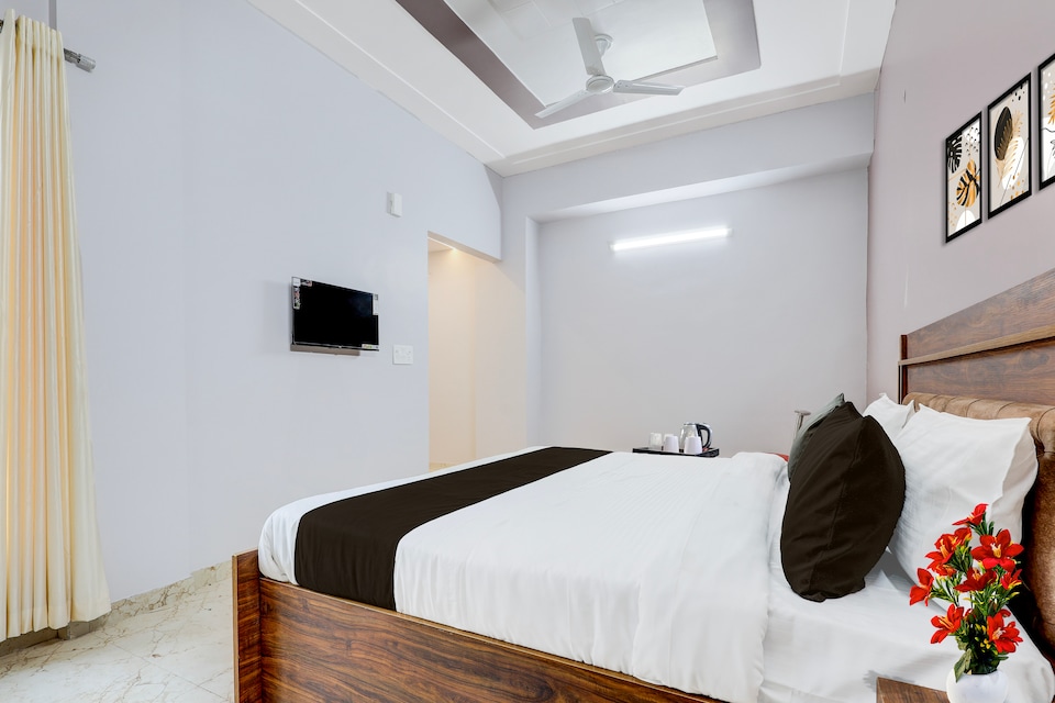 Super Hotel O Pari Chowk Formerly The Divine KRC, Greater Noida, Noida