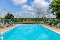 Motel 6 Campbellford, ON