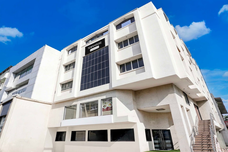 Hotel O Rajkot Mahatma Gandhi Museum, Dhebar Road, Rajkot