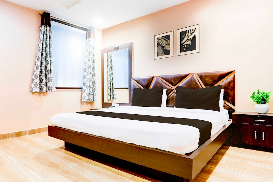Hotel O Kampoo Tiraha Road, Lashkar, Gwalior