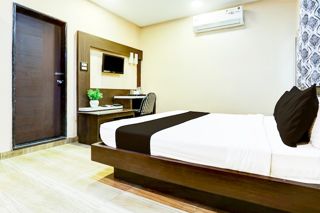 Hotel O Maharaja Bada Gwalior