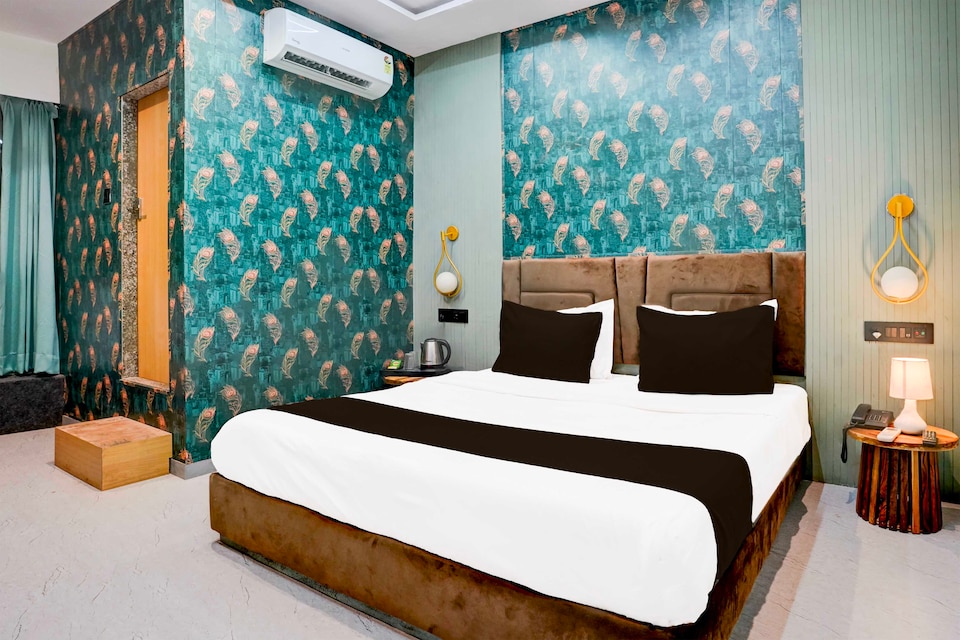 Hotel O Adajan, Adajan, Surat