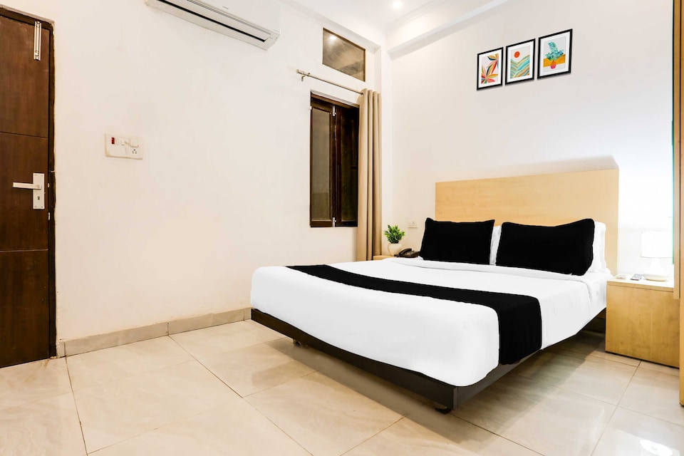 Hotel O Prayagraj Khusro Bagh, Chowk Allahabad, Prayagraj