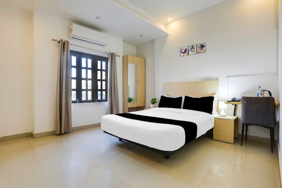 Hotel O Prayagraj Khusro Bagh, Chowk Allahabad, Prayagraj