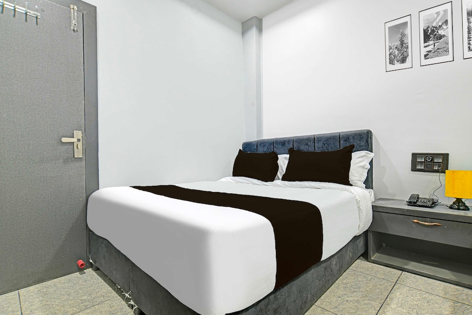 Hotel O Mahakal, Main Market Ujjain, Ujjain