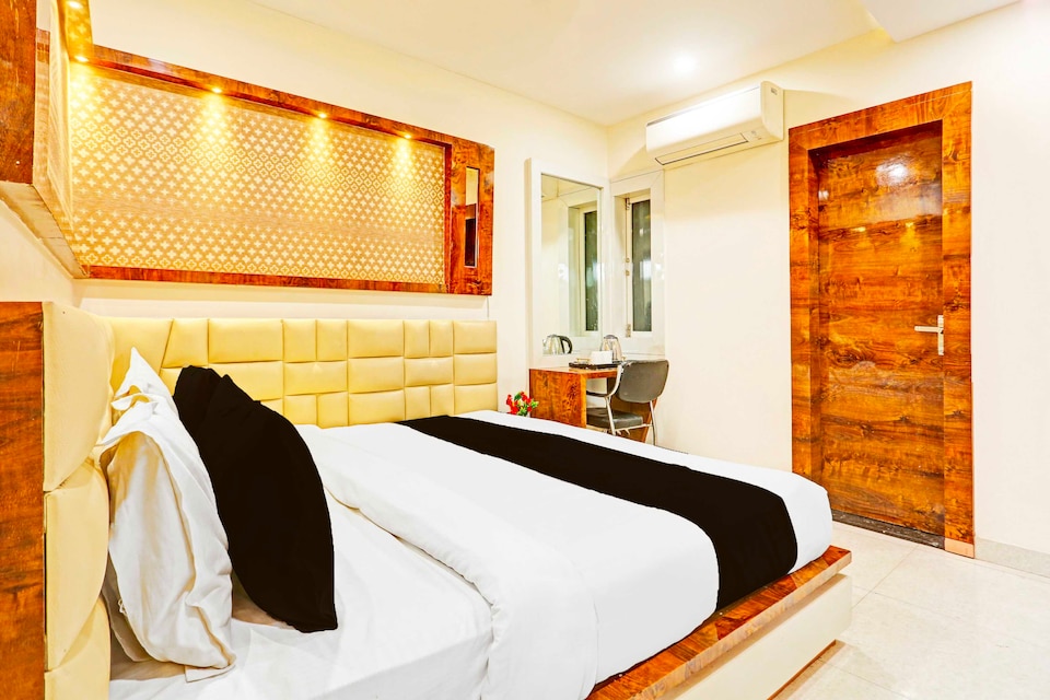 Hotel O Phalka Bazaar Gwalior, Lashkar, Gwalior