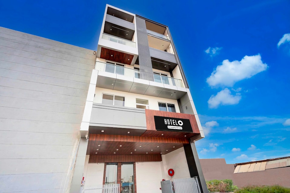 Hotel O Noida Dr. Babasaheb Ambedkar park, Greater Noida, Noida