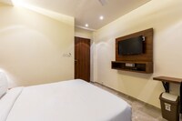 POP 83669C Hotel Amar In 
