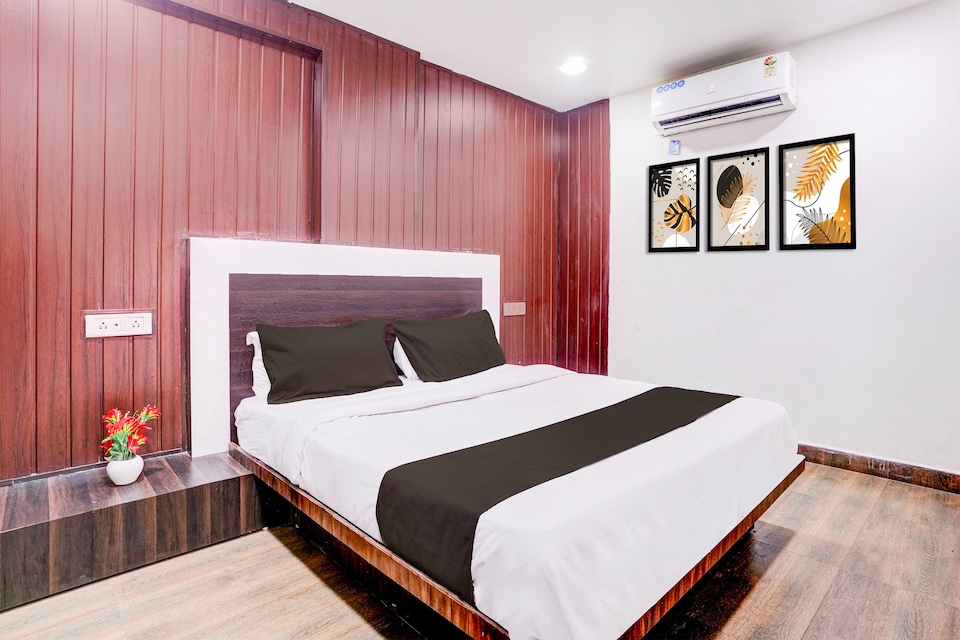 Hotel O Lokhandwala Andheri West, Andheri West, Mumbai