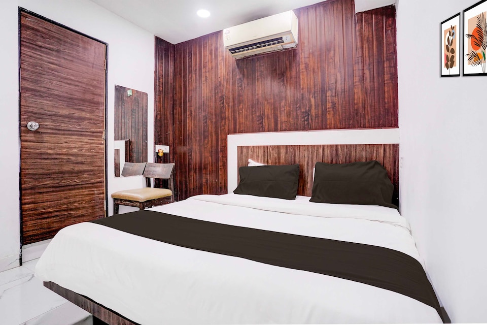 Hotel O Lokhandwala Andheri West, Andheri West, Mumbai