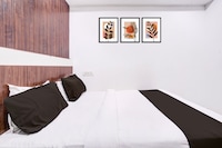 Hotel O Mumbai Versova Metro Station