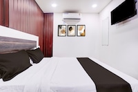 Hotel O Mumbai Versova Metro Station