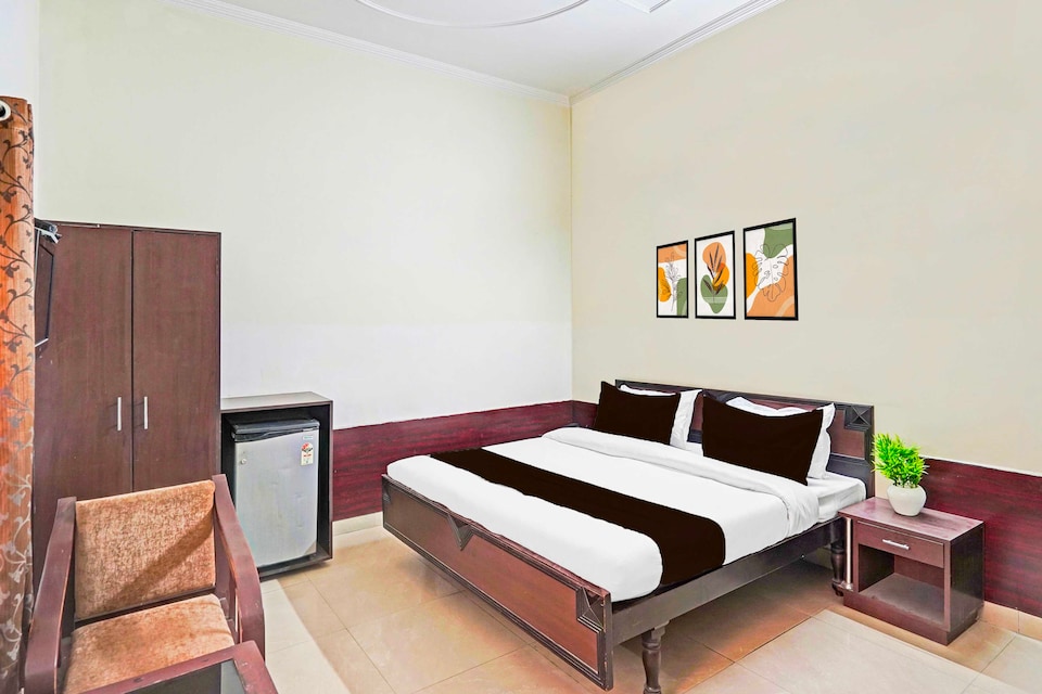 Hotel O Araghar Chowk, Dehradun Railway Station, Dehradun