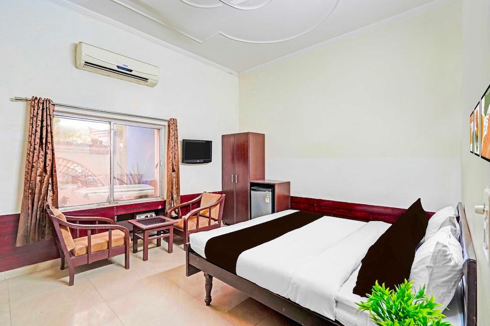 Hotel O Araghar Chowk, Dehradun Railway Station, Dehradun