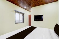 [Day Stay - 12 Hrs Slot : 8 AM to 8 PM] Hotel O Kurmalguda Near Internation Airport Shamshabad