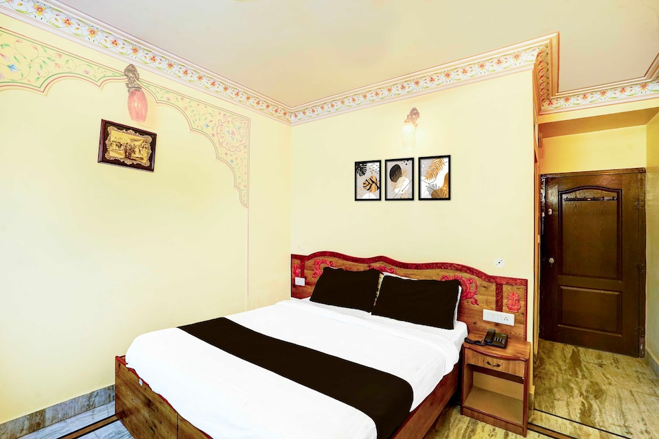 [Day Stay - 8 AM to 8 PM] Hotel O Gangapole Amer Road, Amer, Jaipur
