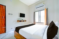 Hotel O VIP Road Near Golden Beach