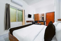 Hotel O VIP Road Near Golden Beach