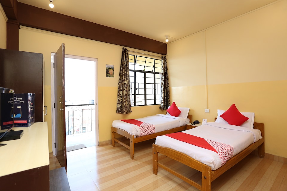 OYO 13047 Shillong View Guest House, Laitumkhrah, Shillong
