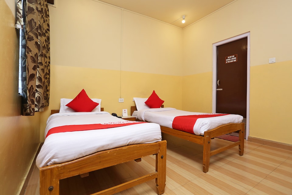 OYO 13047 Shillong View Guest House, Laitumkhrah, Shillong