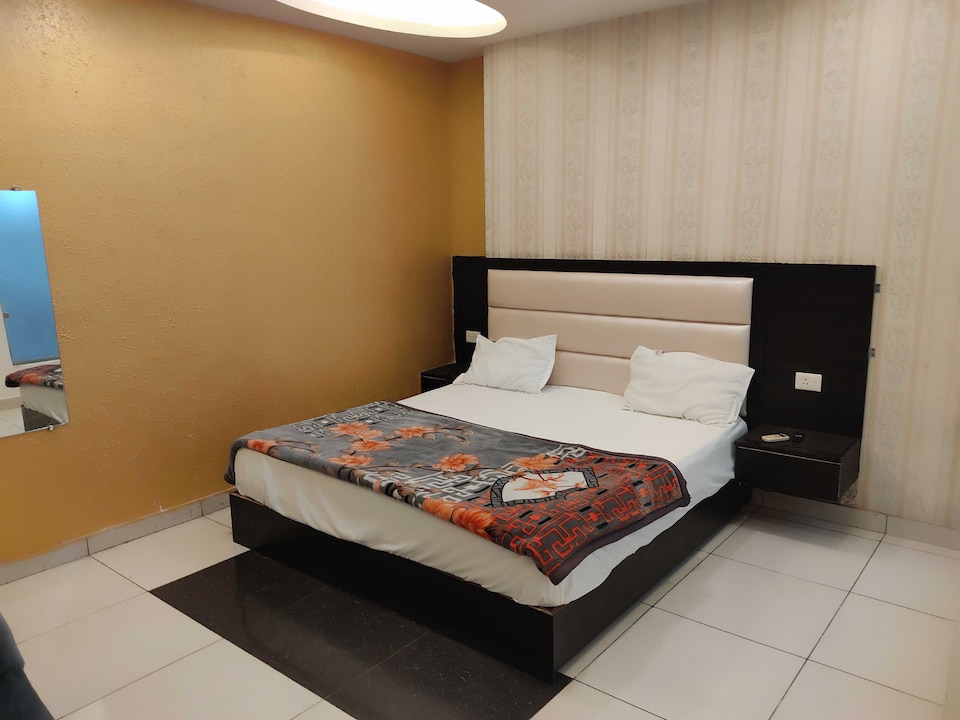 Hotel O Euphoria inn, Moradabad, Moradabad