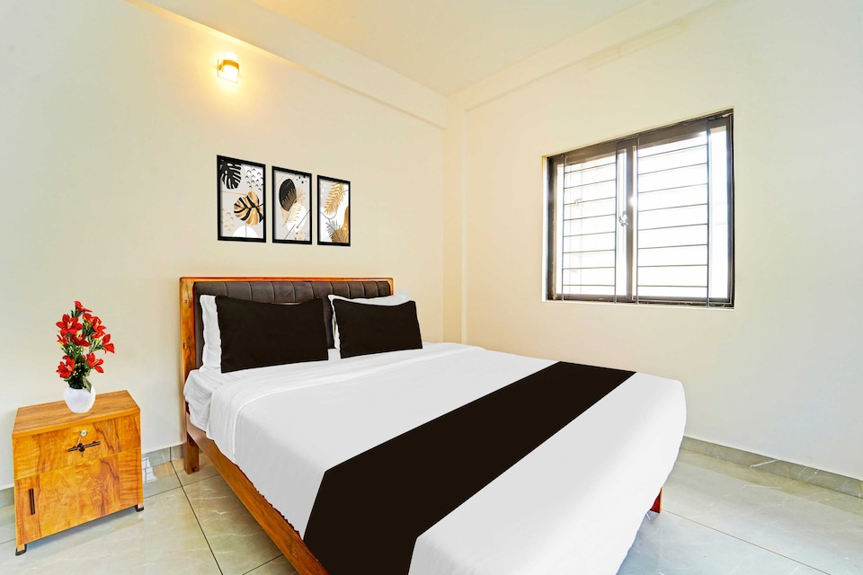 Power Break Super Hotel O Kalamassery Near Medical College (6 Hrs Stay), Vytilla Kochi, Kochi