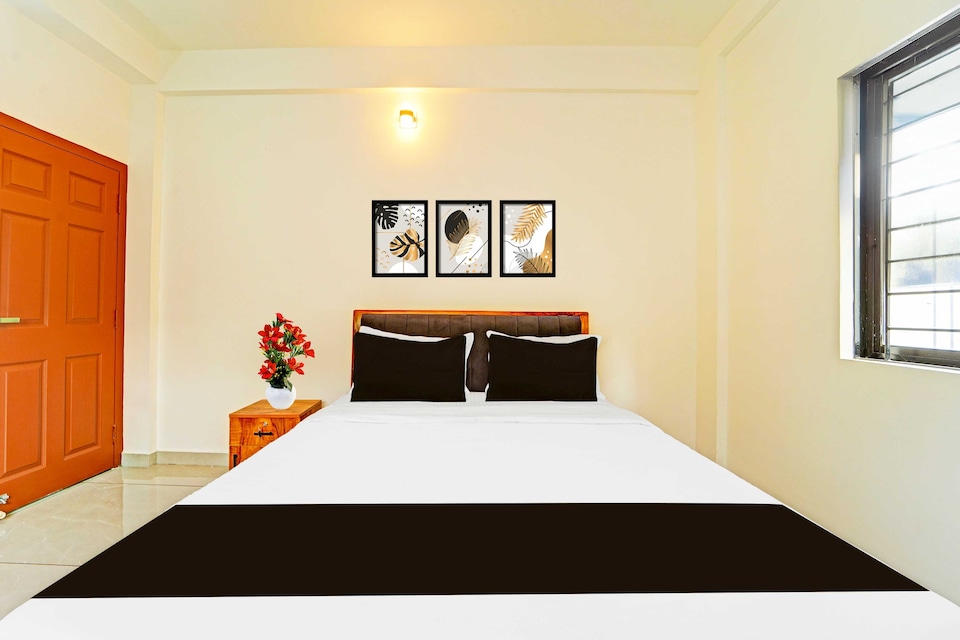 Power Break Super Hotel O Kalamassery Near Medical College (6 Hrs Stay), Vytilla Kochi, Kochi