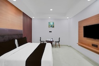 Hotel O Sector 18 Metro station