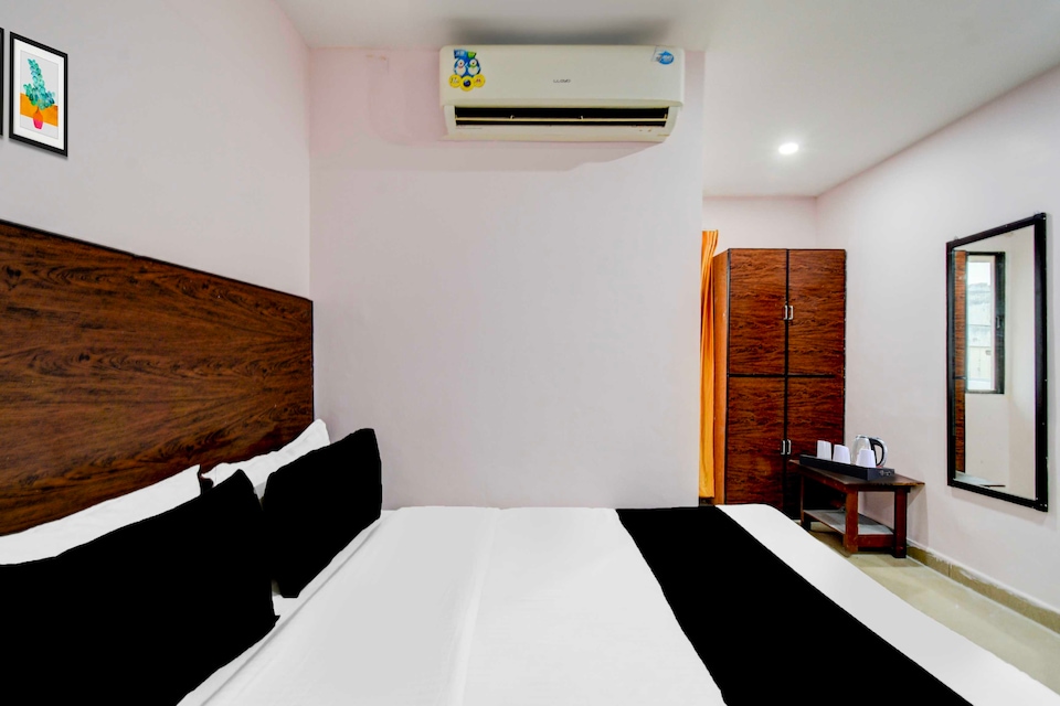 Hotel O Nampally Metro Station Hyderabad, Abids-Nampally, Hyderabad