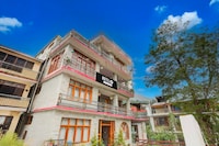 Hotel O Model Town Mall Road