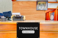[Day Stay - 12 Hrs Slot : 8 AM to 8 PM] Townhouse Tiruvalam Railway Station