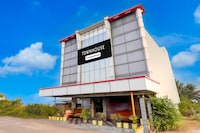 [Day Stay - 12 Hrs Slot : 8 AM to 8 PM] Townhouse Tiruvalam Railway Station