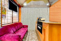 [Day Stay - 12 Hrs Slot : 8 AM to 8 PM] Townhouse Tiruvalam Railway Station