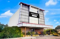 [Day Stay - 12 Hrs Slot : 8 AM to 8 PM] Townhouse Tiruvalam Railway Station