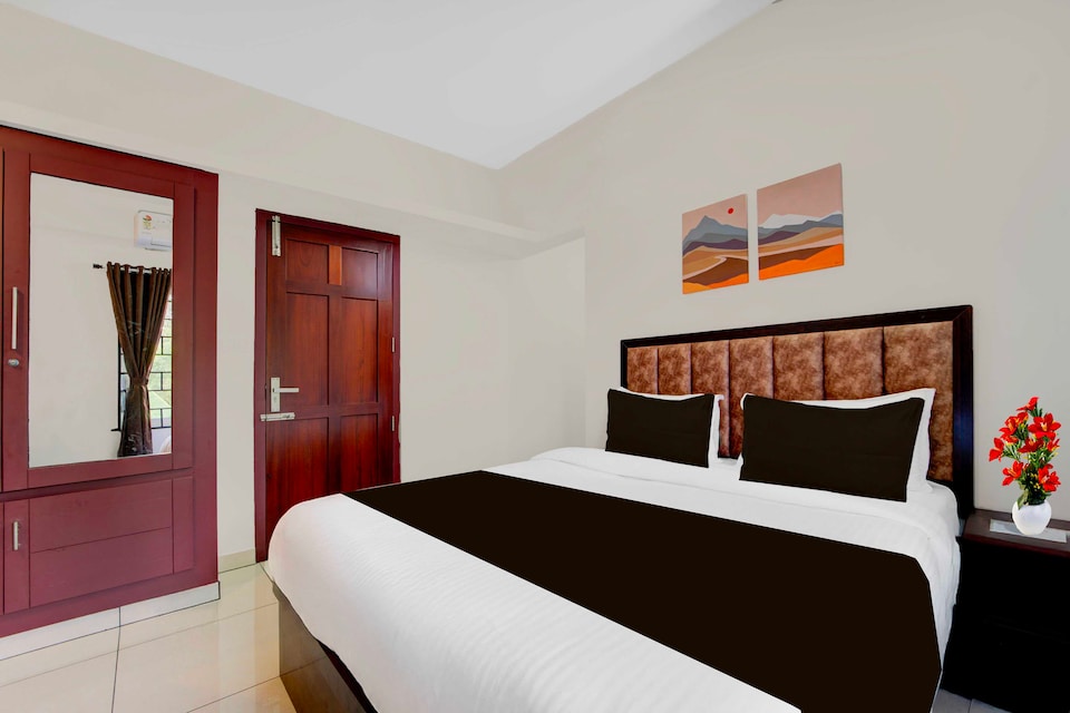 Hotel O Valiyavila Bus Terminal, Medical College - Pattom, Trivandrum