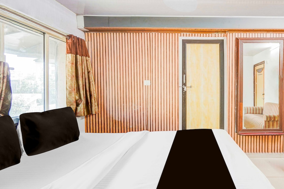 Hotel O Maninagar East, Kankaria-Maninagar Ahmedabad, Ahmedabad