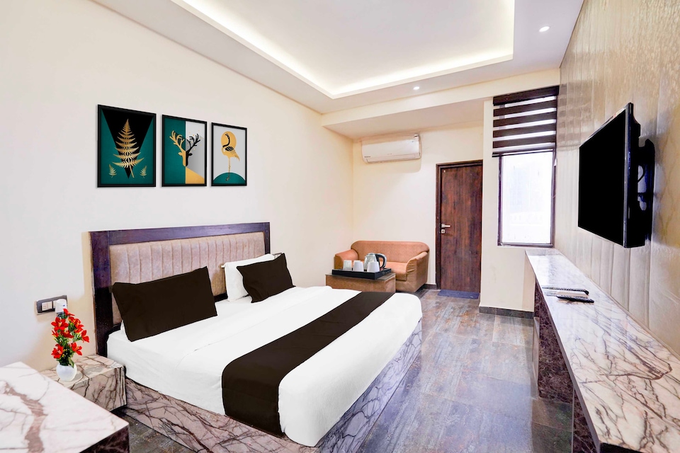 Hotel O Sector 108 Noida, Noida Expressway SEZ, Noida