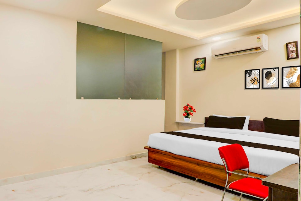 Hotel O Rawatpur Metro Station, Fazal Ganj Kanpur, Kanpur