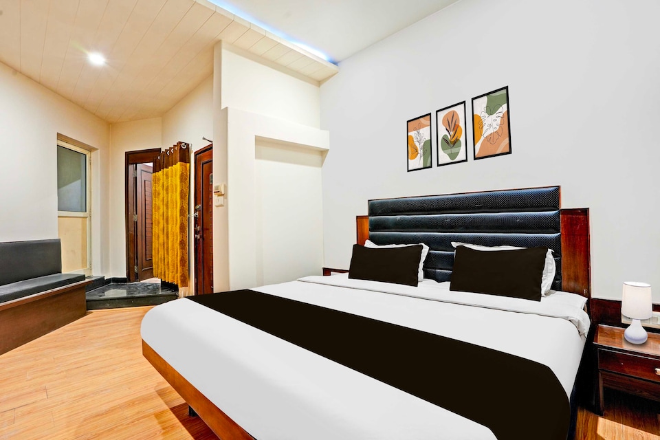 Hotel O Gurudwara Square, Lashkar, Gwalior