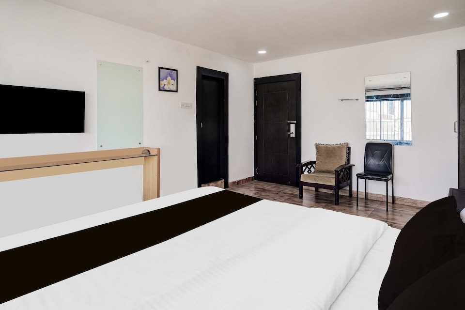 Hotel O Bhangagarh Near Nemcare Hospital, GS Road Guwahati, Guwahati