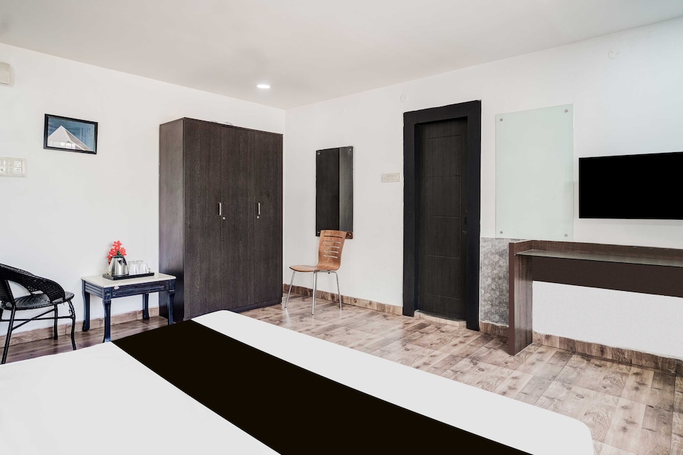 Hotel O Bhangagarh Near Nemcare Hospital, GS Road Guwahati, Guwahati