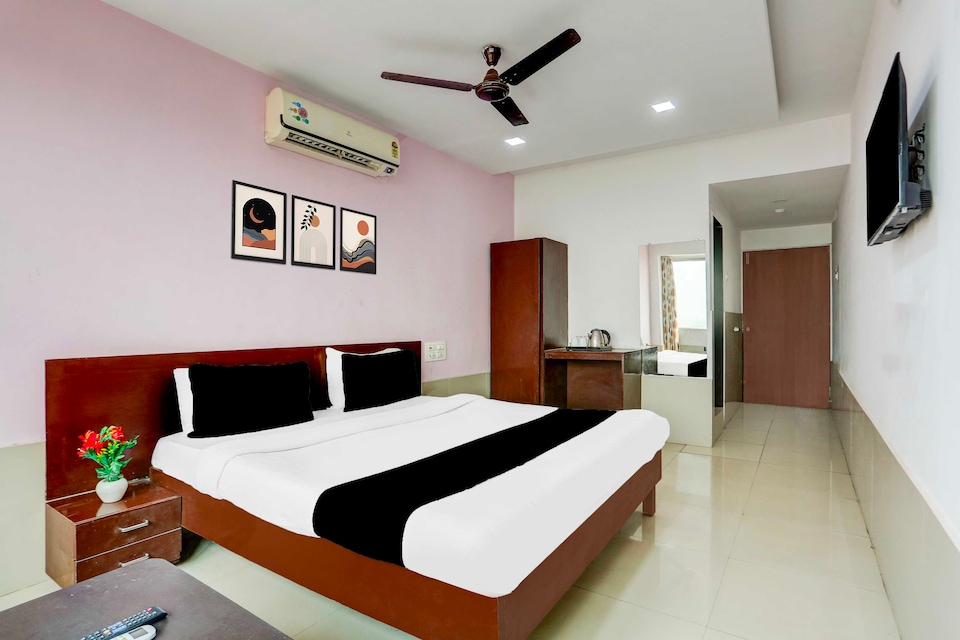 Hotel O Ichchhapor Hazira, Hazira Road, Surat