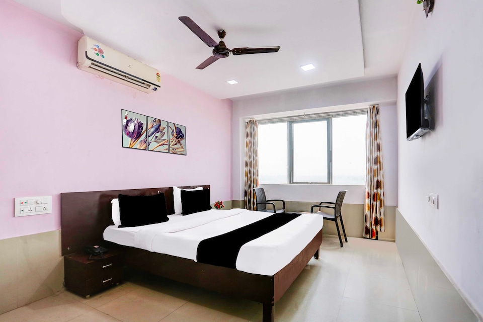 Hotel O Ichchhapor Hazira, Hazira Road, Surat