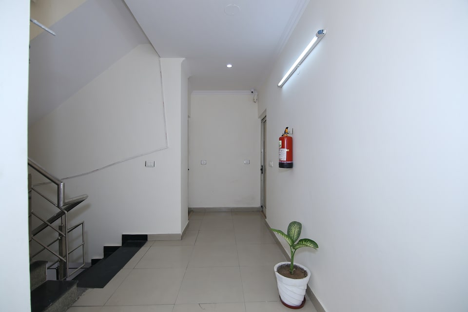 OYO 13051 Hotel Gurgaon Palace, HUDA CENTRE 1, Gurgaon