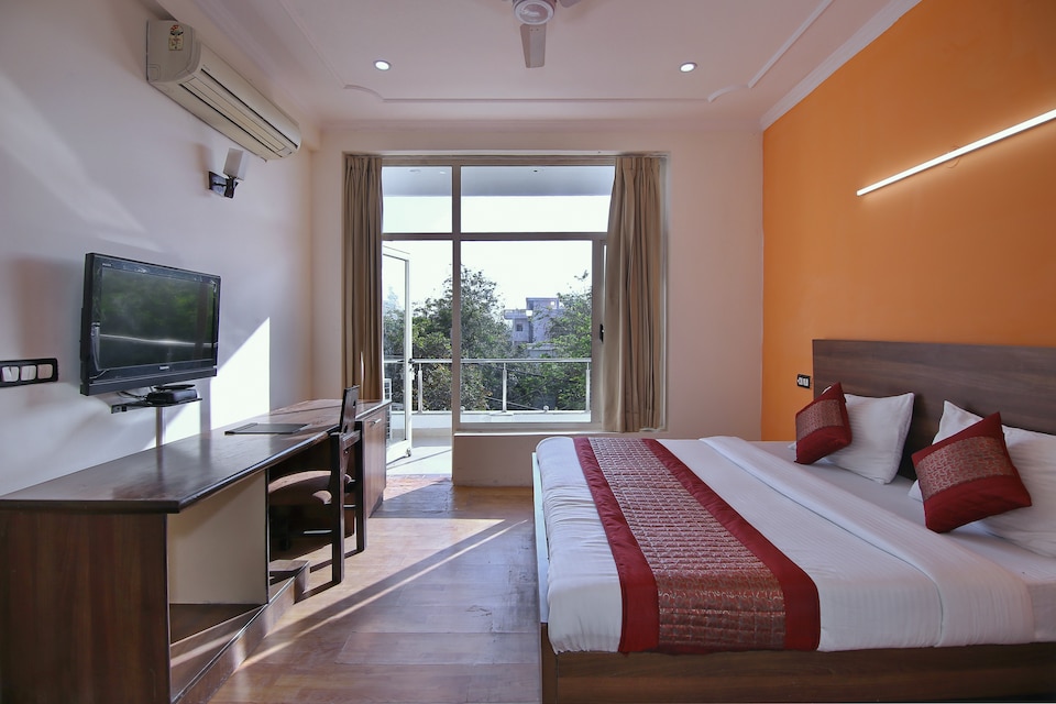 OYO 13051 Hotel Gurgaon Palace, HUDA CENTRE 1, Gurgaon