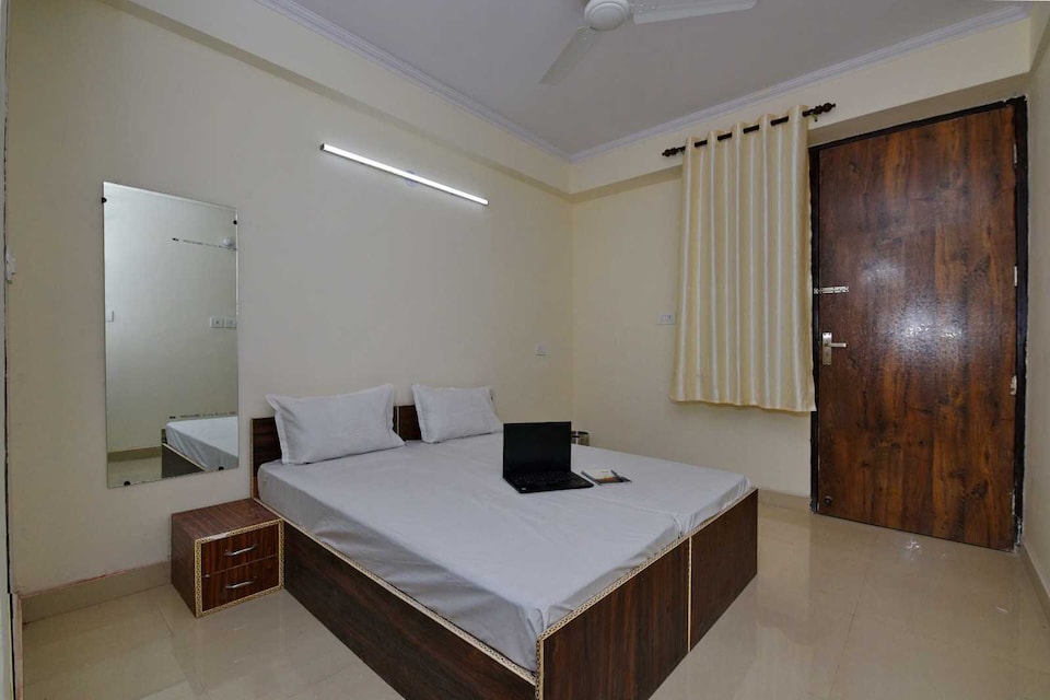 Collection O Cybercity Metro Station Gurugram, Old Gurgaon, Gurgaon