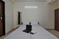 Collection O Cybercity Metro Station Gurugram