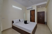 Collection O Cybercity Metro Station Gurugram