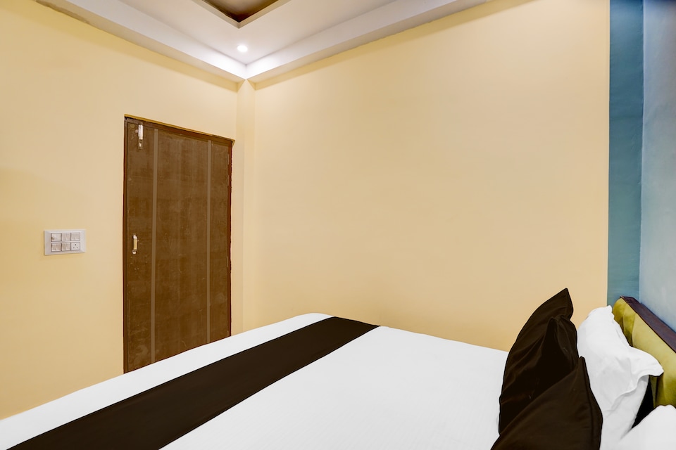 Hotel O Ansh, Noida City, Noida