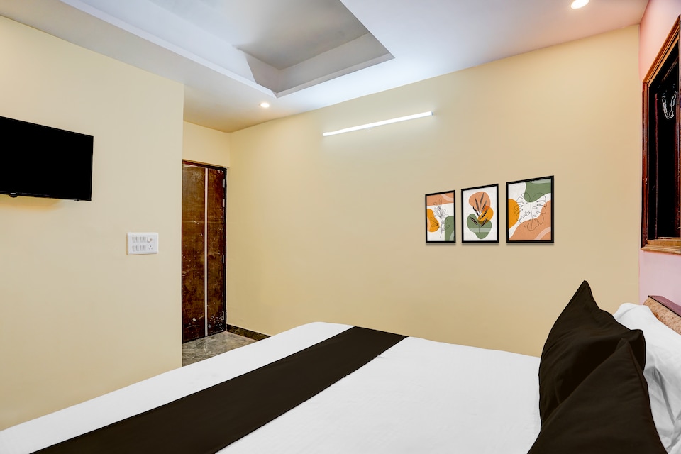 Hotel O Ansh, Noida City, Noida